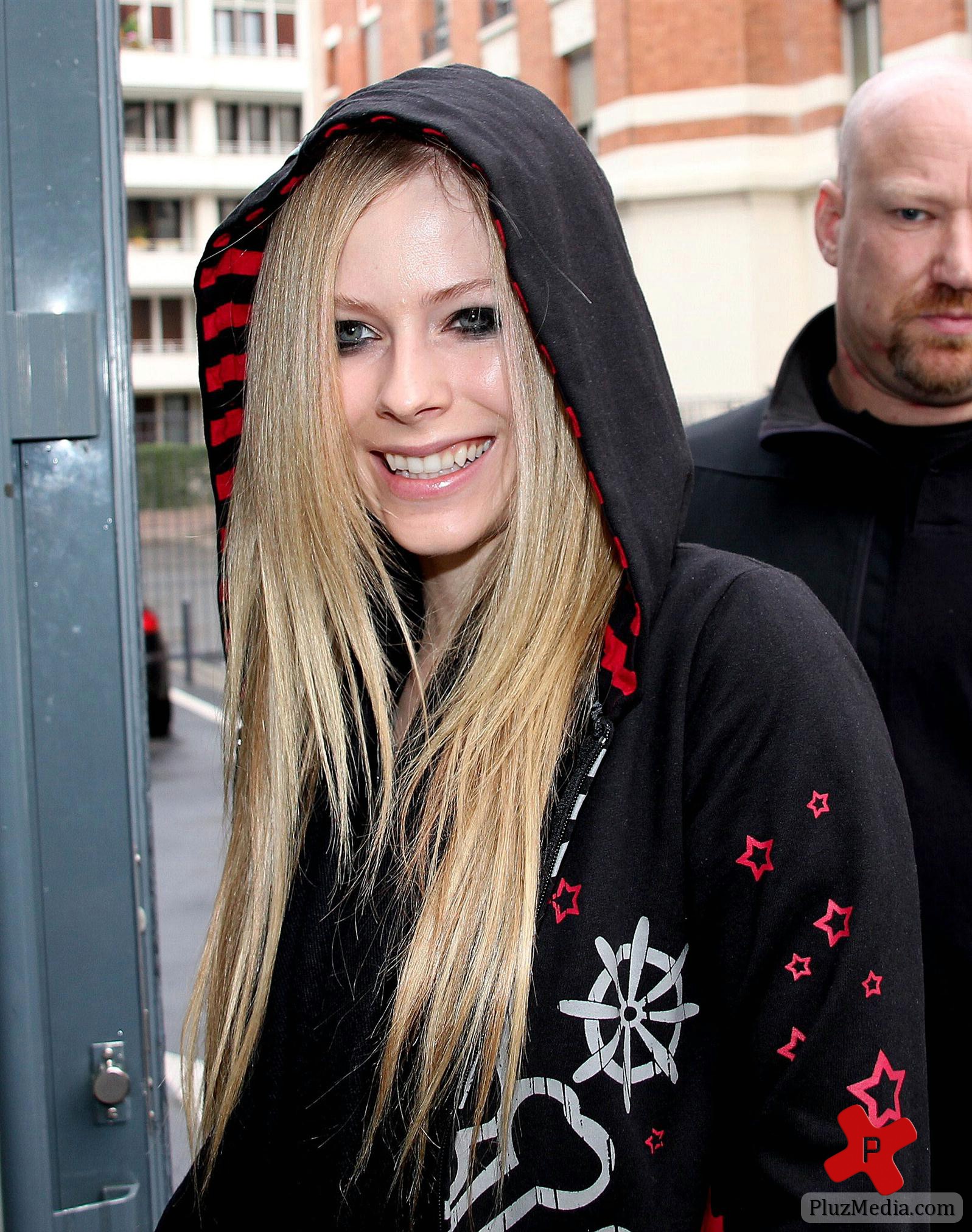 Avril Lavigne outside NRJ Radio Studios photos | Picture 77963